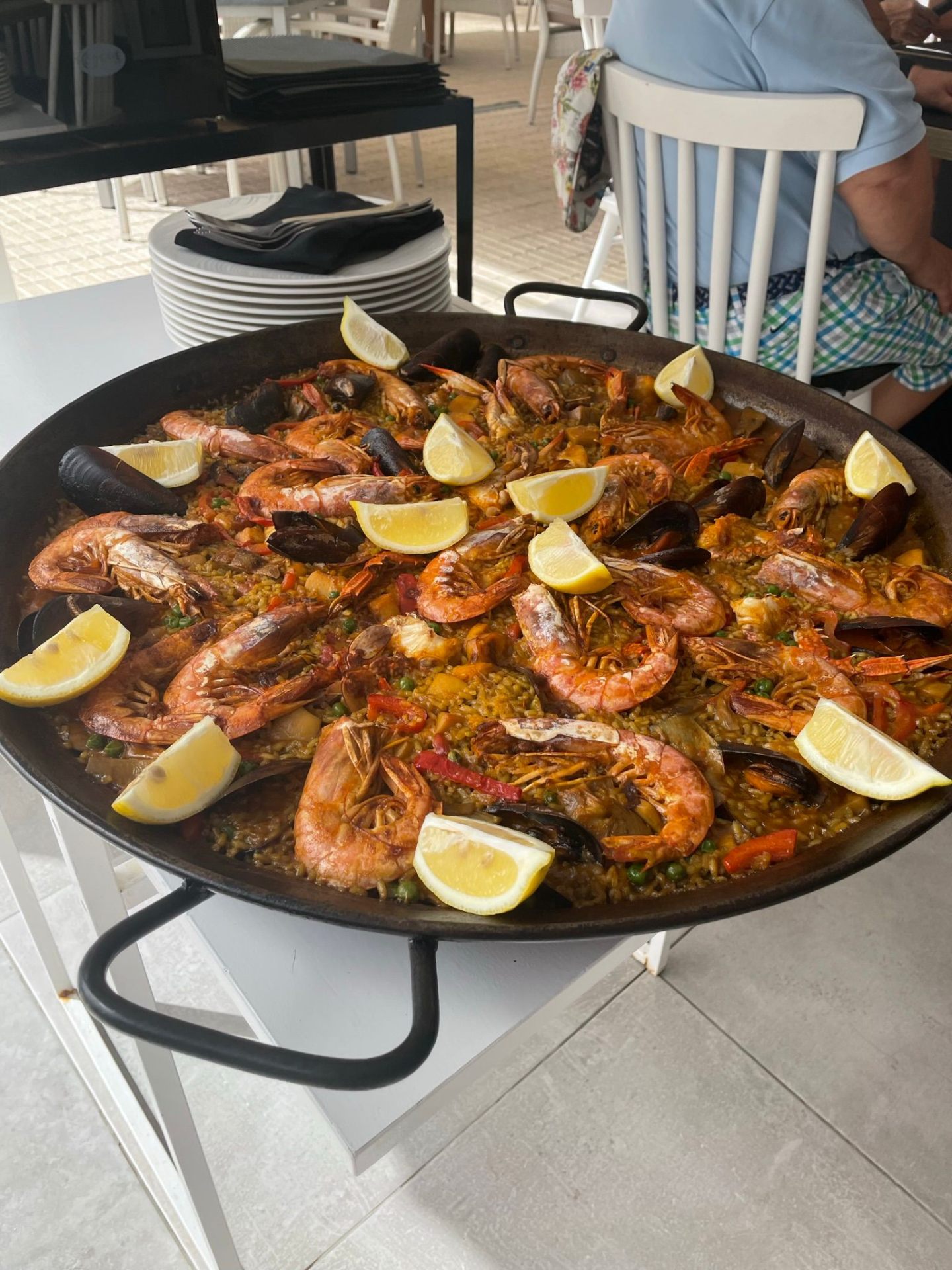 Paella mixta tradicional Dos Pins